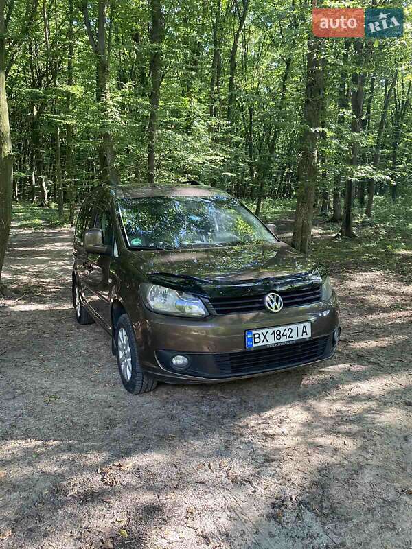 Минивэн Volkswagen Caddy 2011 в 