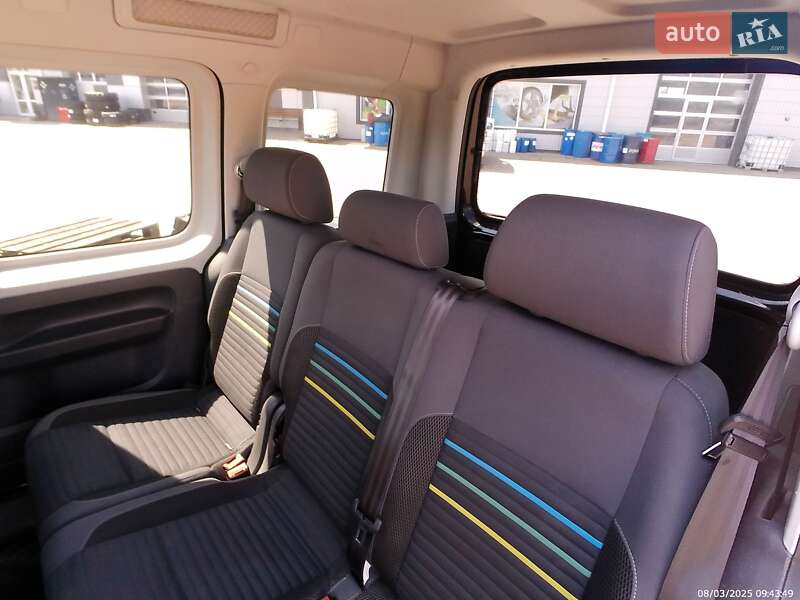 Мінівен Volkswagen Caddy 2014 в Сарнах