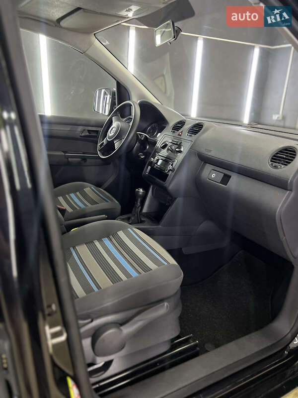 Минивэн Volkswagen Caddy 2011 в Львове
