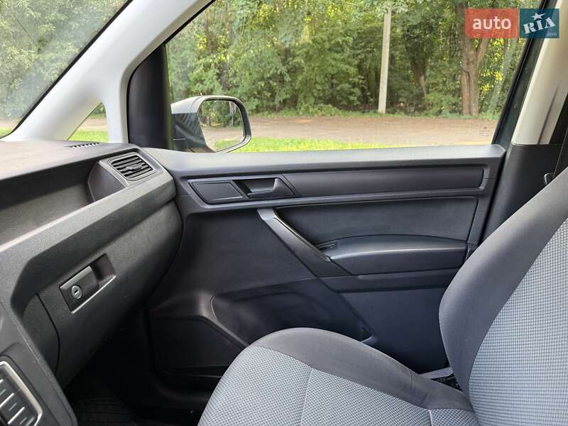 Минивэн Volkswagen Caddy 2016 в Харькове