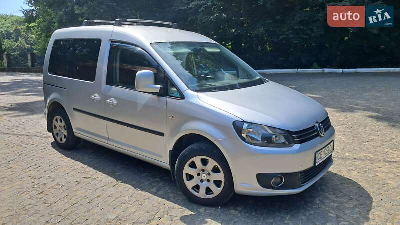 Минивэн Volkswagen Caddy 2010 в Черновцах