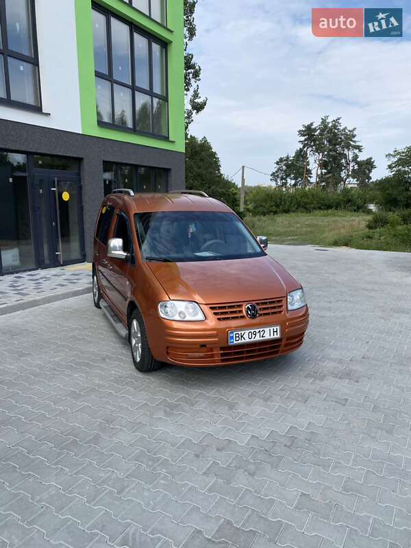 Минивэн Volkswagen Caddy 2008 в Вараше