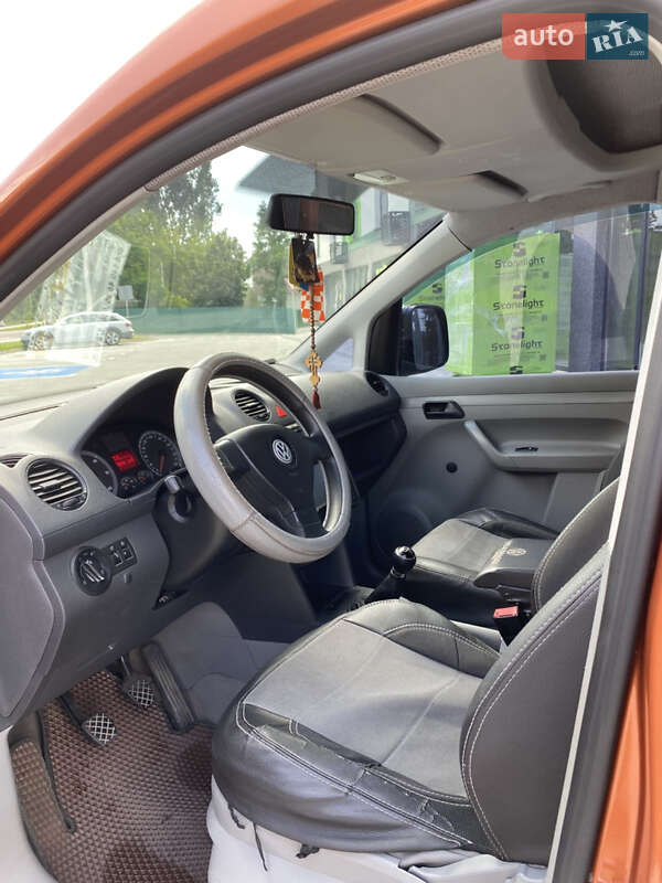 Минивэн Volkswagen Caddy 2008 в Вараше