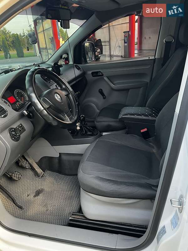 Мінівен Volkswagen Caddy 2006 в Нововолинську