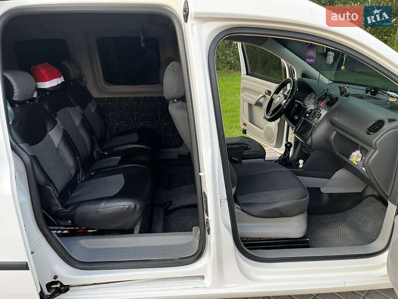 Мінівен Volkswagen Caddy 2006 в Нововолинську