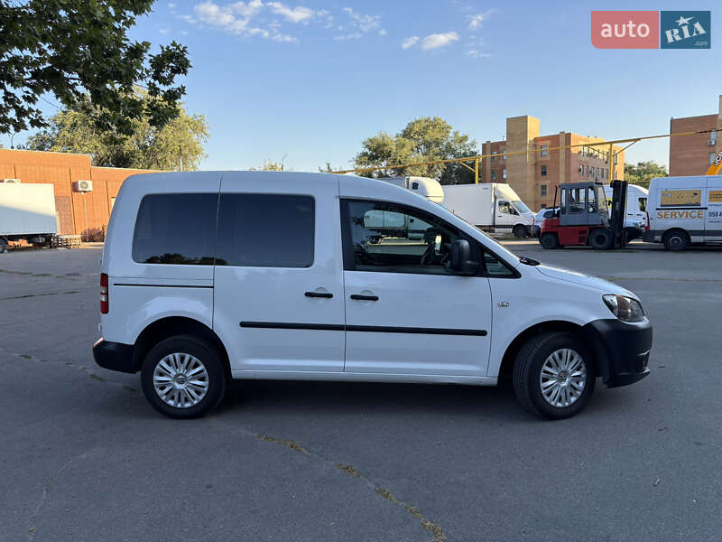 Минивэн Volkswagen Caddy 2015 в Днепре
