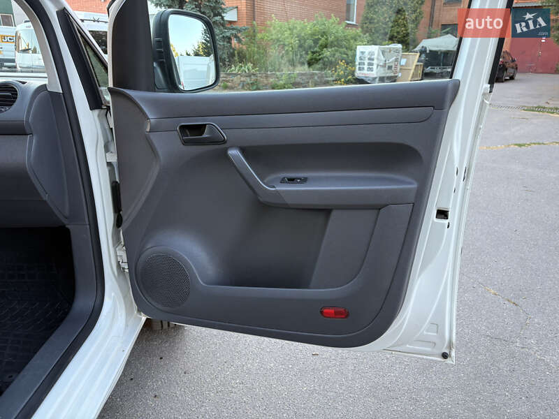 Минивэн Volkswagen Caddy 2015 в Днепре