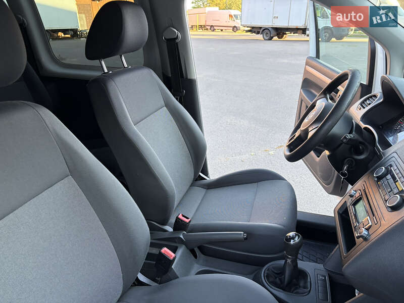 Минивэн Volkswagen Caddy 2015 в Днепре