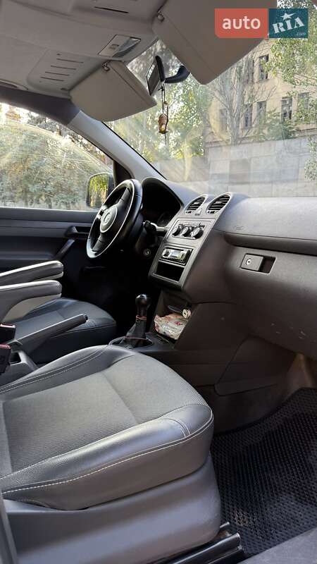 Минивэн Volkswagen Caddy 2011 в Николаеве