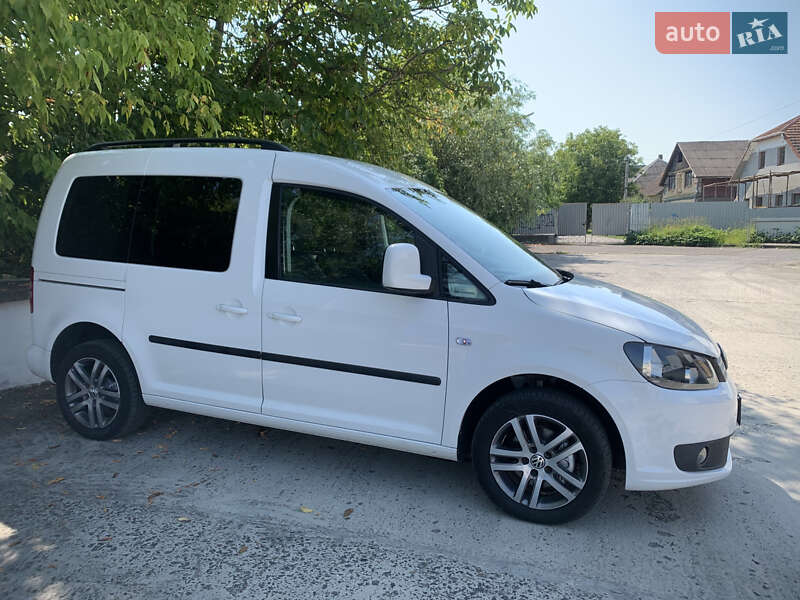 Минивэн Volkswagen Caddy 2014 в Сваляве