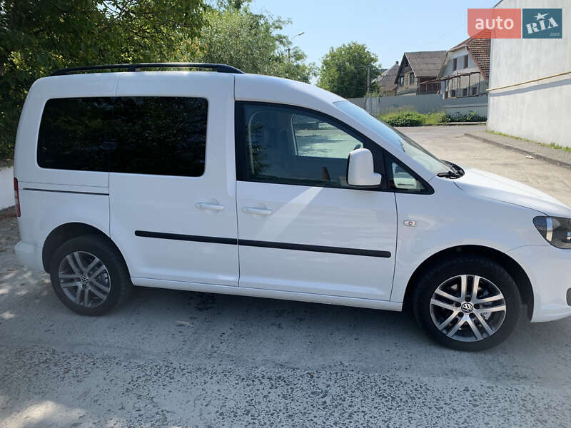 Минивэн Volkswagen Caddy 2014 в Сваляве