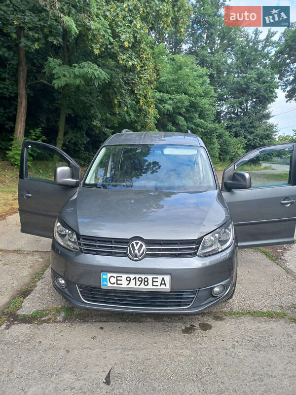 Мінівен Volkswagen Caddy 2010 в Чернівцях