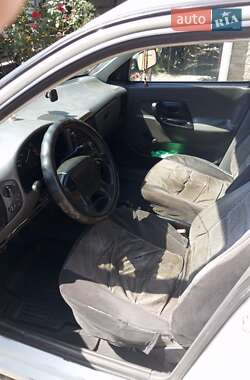 Грузовой фургон Volkswagen Caddy 2003 в 
