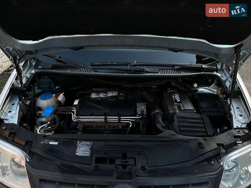 Минивэн Volkswagen Caddy 2005 в Богодухове