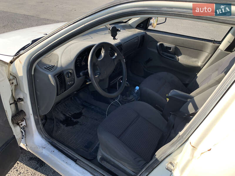 Грузовой фургон Volkswagen Caddy 1999 в Тлумаче