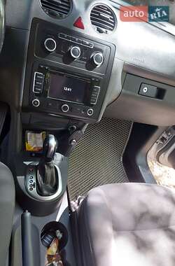 Минивэн Volkswagen Caddy 2011 в 