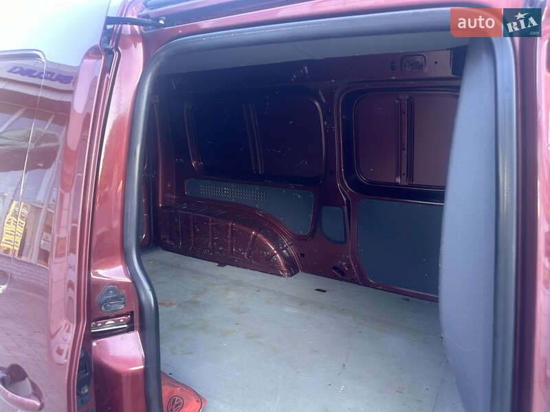 Грузовой фургон Volkswagen Caddy 2011 в Житомире