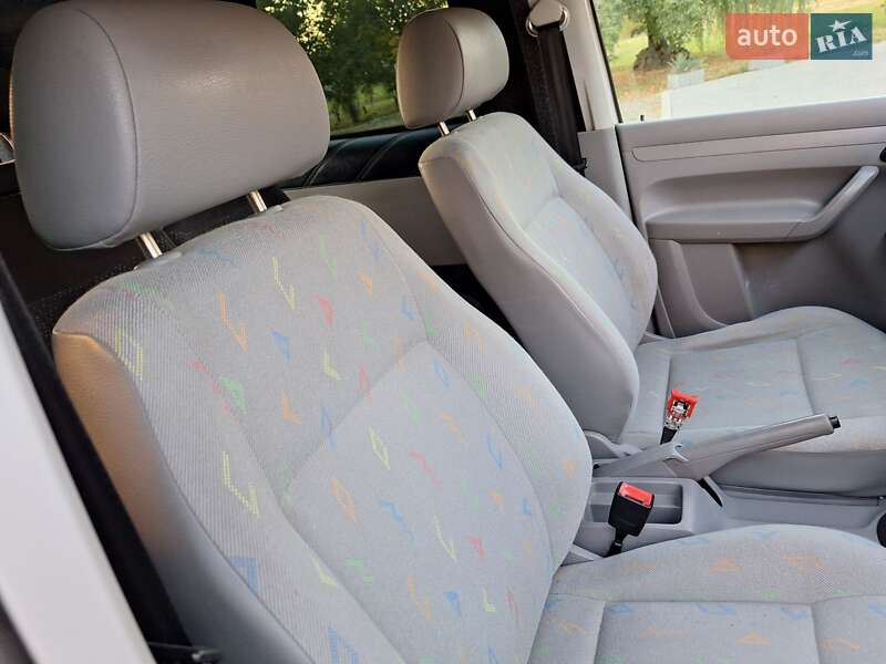 Минивэн Volkswagen Caddy 2007 в Черновцах