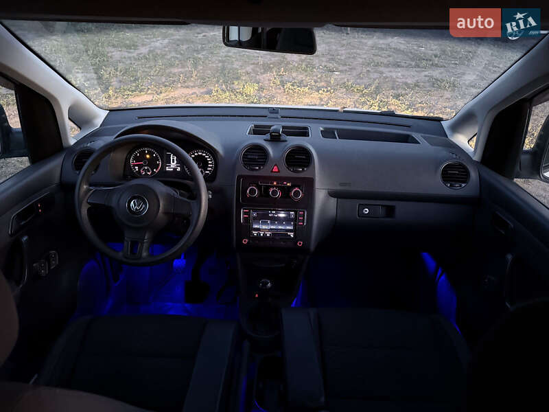 Минивэн Volkswagen Caddy 2010 в Смеле