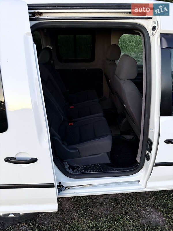 Минивэн Volkswagen Caddy 2010 в Смеле