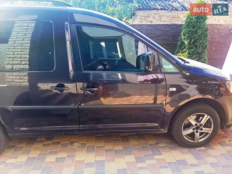 Минивэн Volkswagen Caddy 2011 в Чернигове