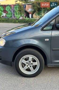 Минивэн Volkswagen Caddy 2010 в 
