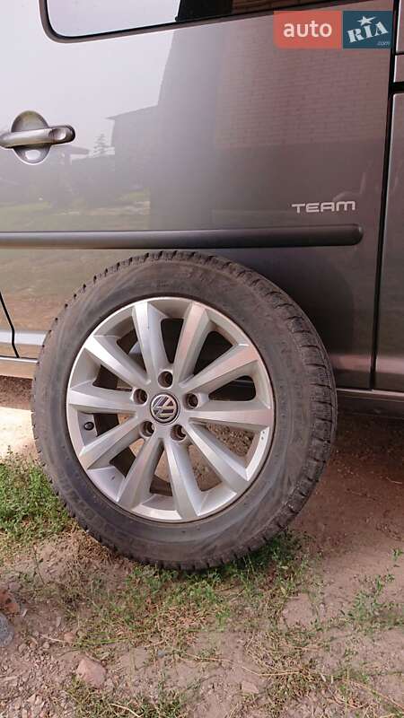 Минивэн Volkswagen Caddy 2015 в Сумах