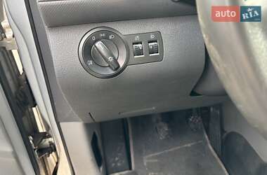 Вантажопасажирський фургон Volkswagen Caddy 2006 в 