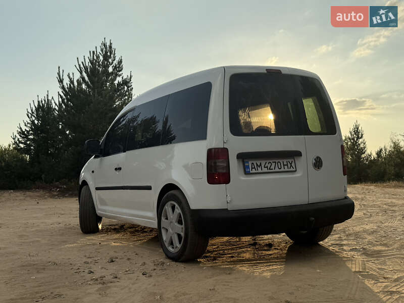 Минивэн Volkswagen Caddy 2007 в Коростене