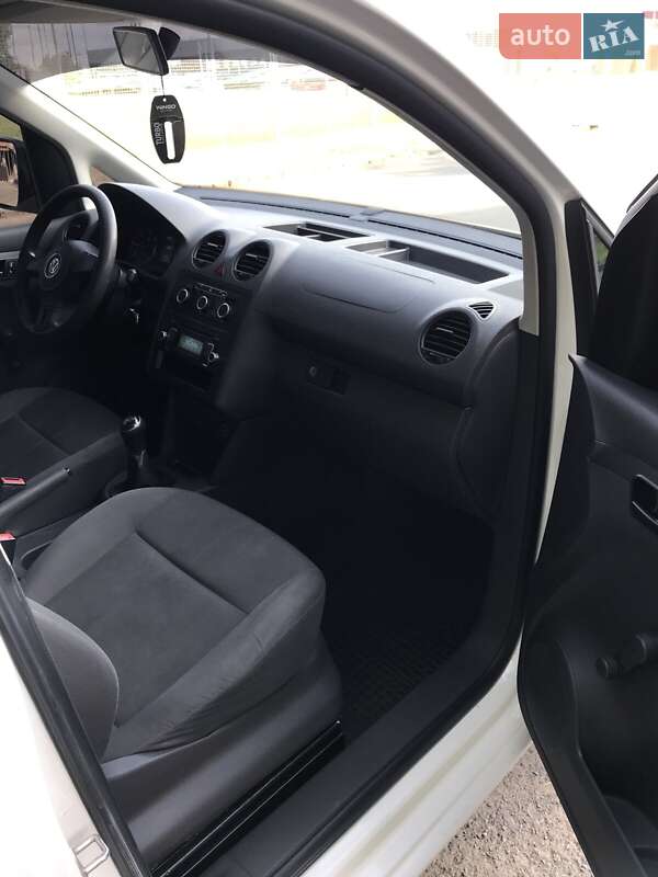 Грузовой фургон Volkswagen Caddy 2013 в Виноградове