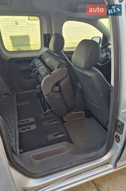 Минивэн Volkswagen Caddy 2013 в 