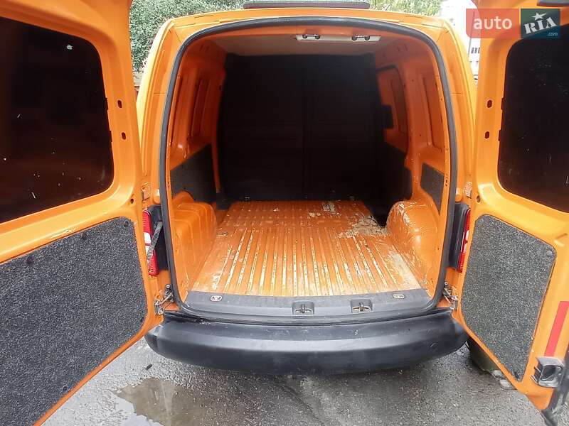 Грузовой фургон Volkswagen Caddy 2011 в Львове
