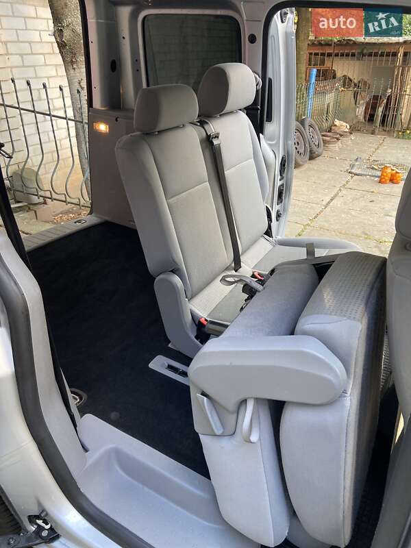 Минивэн Volkswagen Caddy 2008 в Киеве