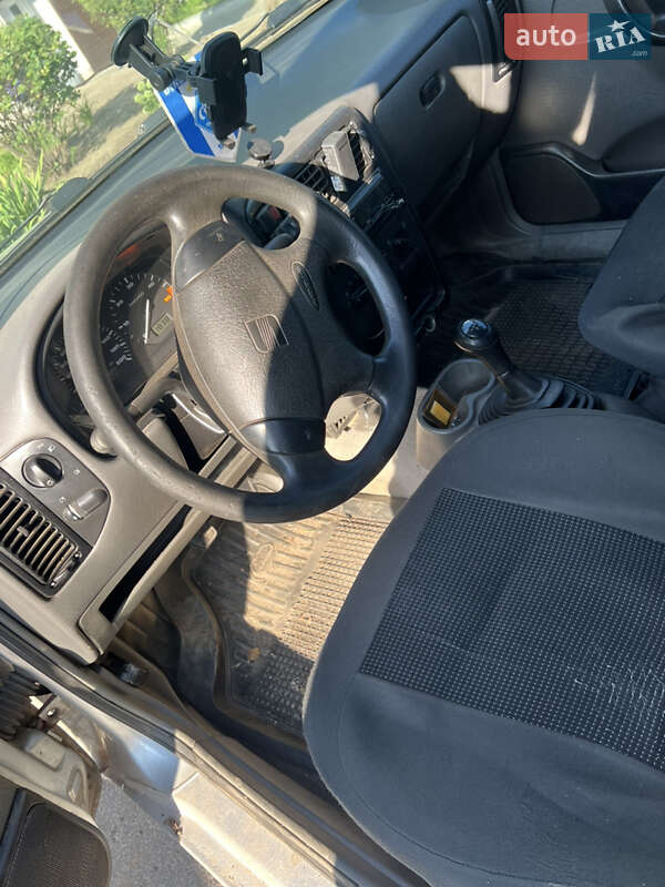 Грузовой фургон Volkswagen Caddy 2003 в Изюме