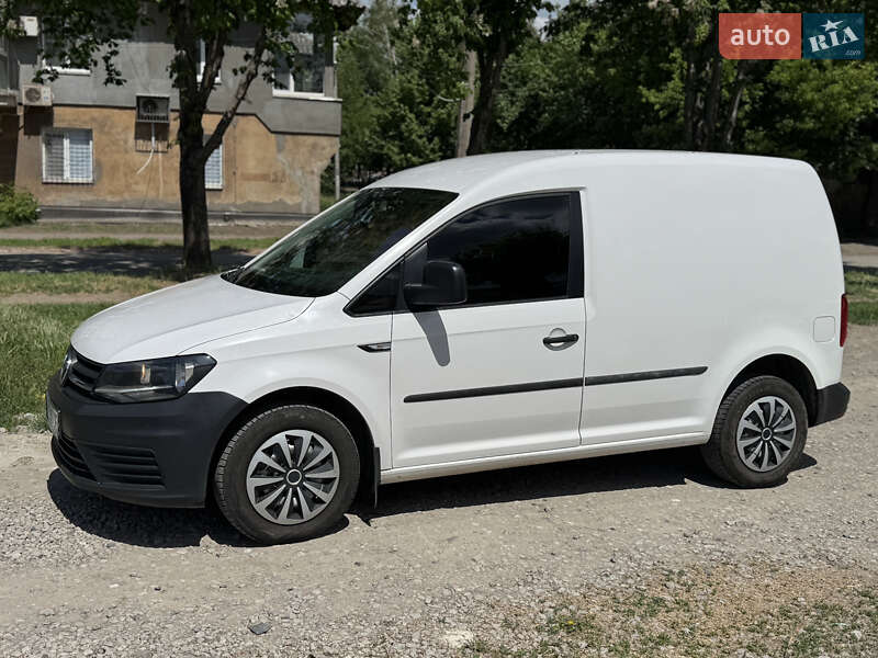 Грузовой фургон Volkswagen Caddy 2016 в Кривом Роге