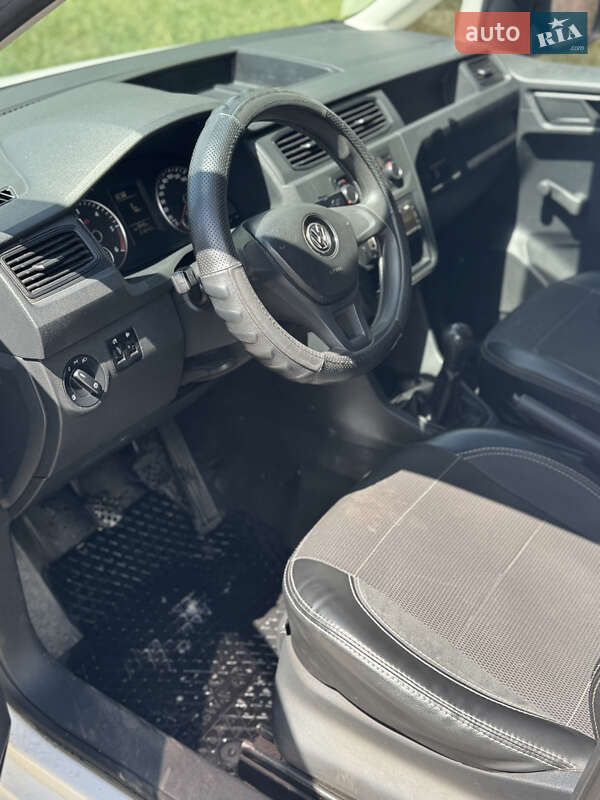 Грузовой фургон Volkswagen Caddy 2016 в Кривом Роге