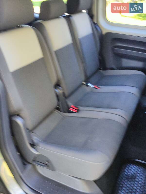 Мінівен Volkswagen Caddy 2011 в Чорткові