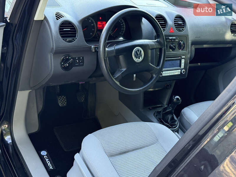 Минивэн Volkswagen Caddy 2005 в Черновцах