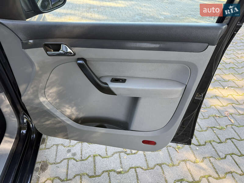 Минивэн Volkswagen Caddy 2005 в Черновцах