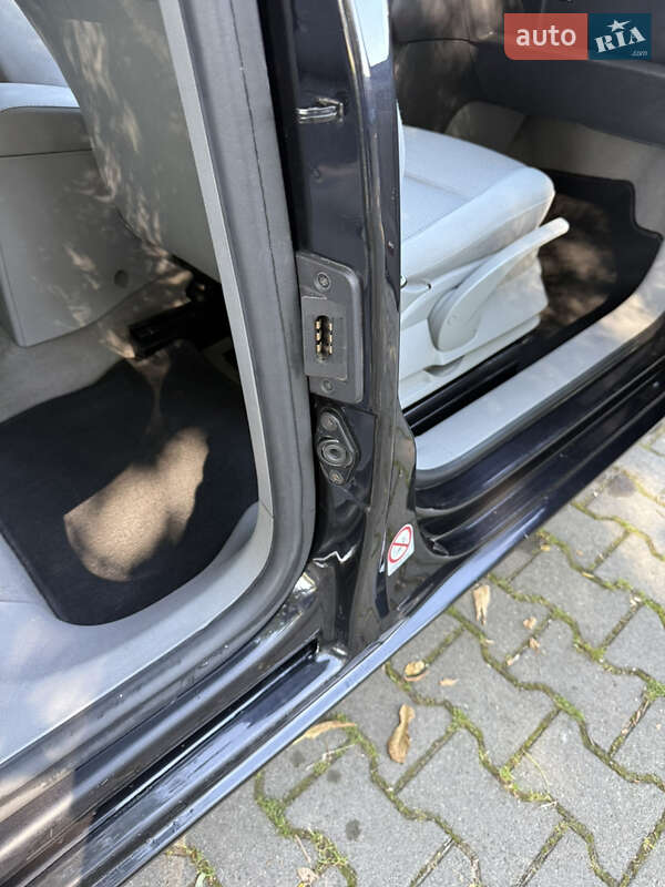 Минивэн Volkswagen Caddy 2005 в Черновцах