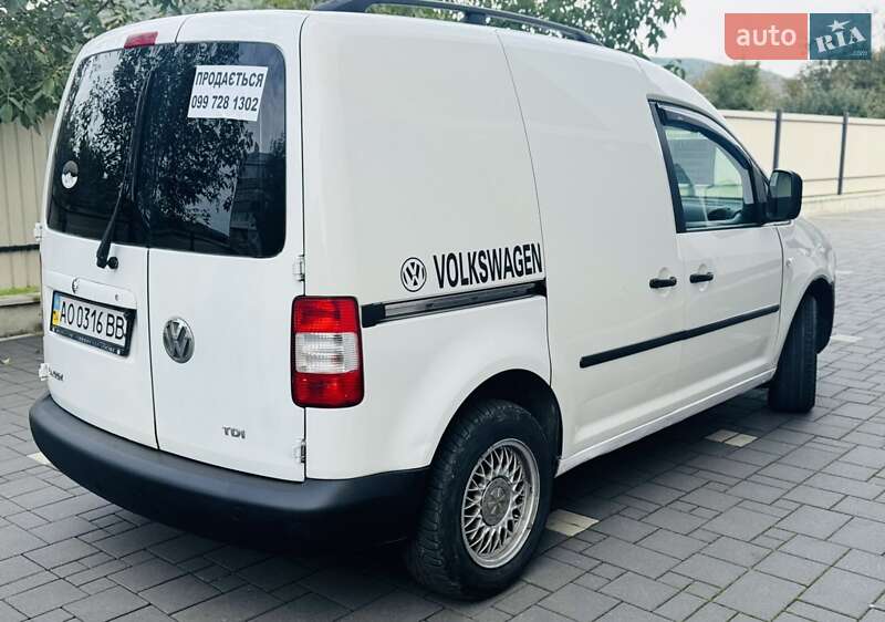 Вантажний фургон Volkswagen Caddy 2005 в Сваляві