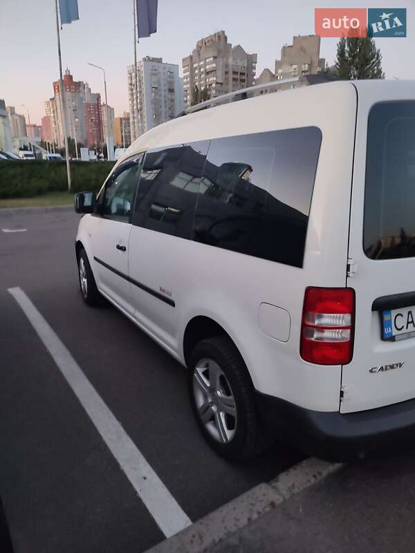 Мінівен Volkswagen Caddy 2011 в Києві