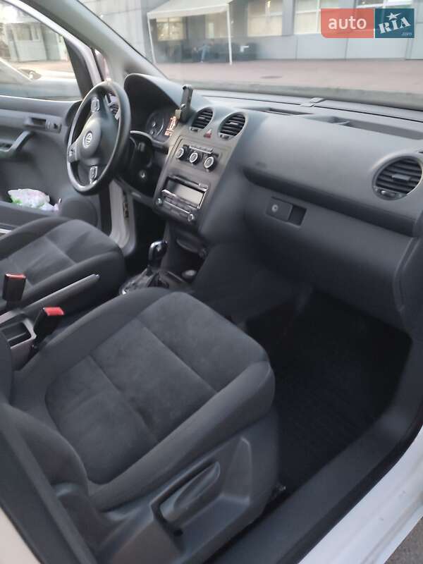 Мінівен Volkswagen Caddy 2011 в Києві