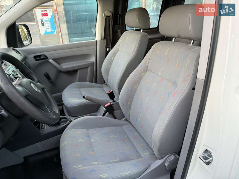 Вантажопасажирський фургон Volkswagen Caddy 2007 в Києві