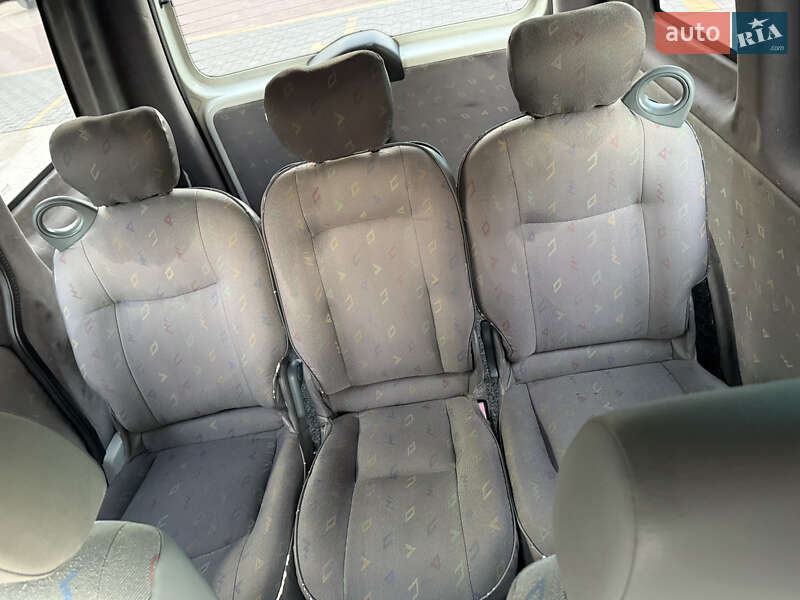 Вантажопасажирський фургон Volkswagen Caddy 2007 в Києві
