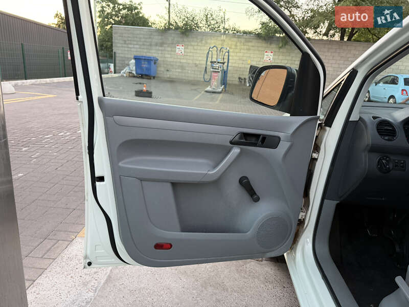 Вантажопасажирський фургон Volkswagen Caddy 2007 в Києві