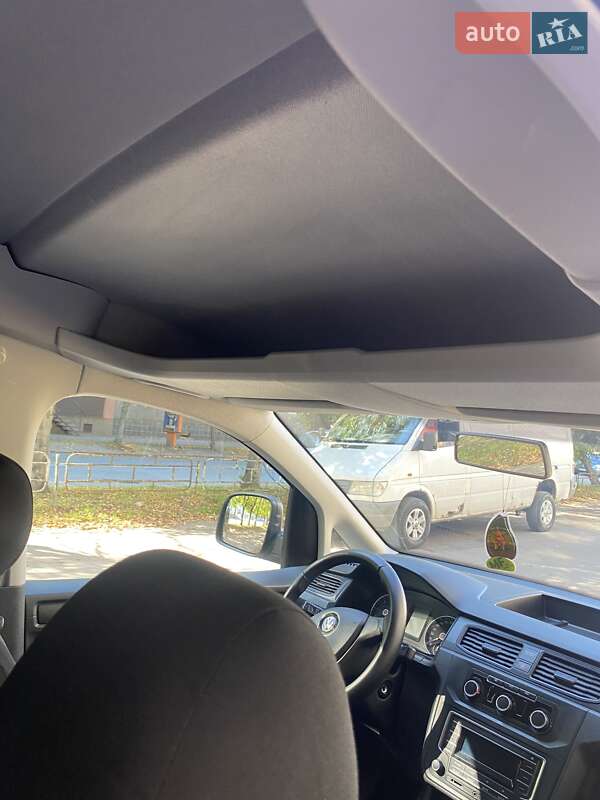 Мінівен Volkswagen Caddy 2015 в Коростені