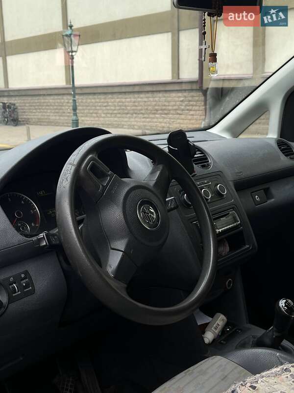 Минивэн Volkswagen Caddy 2013 в Киеве