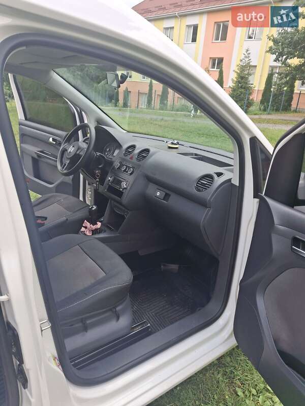 Минивэн Volkswagen Caddy 2013 в Ужгороде