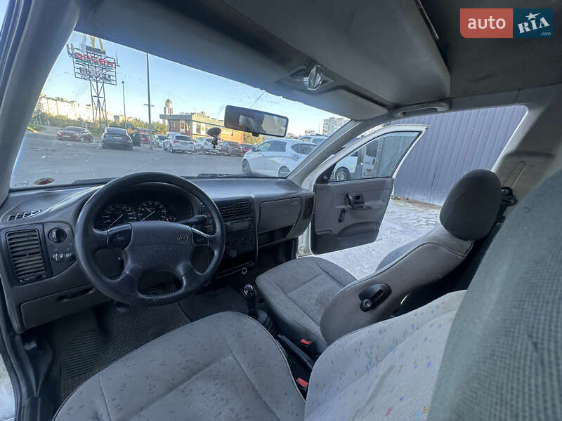 Пикап Volkswagen Caddy 2000 в 